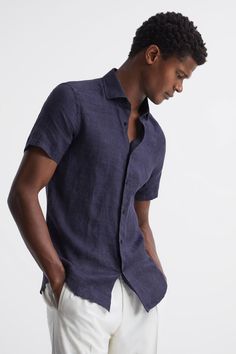 Engineered from a lightweight, linen fabrication with a subtle marl texture, the Holiday shirt in navy marries classic comfort with a versatile style. Find the perfect pairing in our new arrivals. 100% linen Point collar Full buttoned placket. Short sleeves Slim fit. The model is wearing a size M. Measurements of model: Height 6ft 2.5 / 189cm. Machine washable. 100% Linen. Booth Outfits, Polka Dot Trousers, Summer Outfits For Men, Braces Girls, Old New Borrowed Blue, Polo Rugby Shirt, Linen Men, Navy Outfit, Cool Summer Outfits