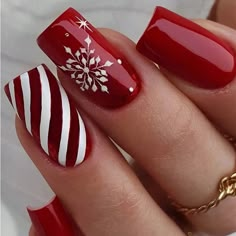 Super Cute And Stylish Ships In 5-10 Business Days Christmas Nails Art, Festive Nail Designs, Candy Cane Nails, Red Christmas Nails, Christmas Gel, Festive Nail Art, Holiday Nail Designs, Cute Christmas Nails, Christmas Gel Nails