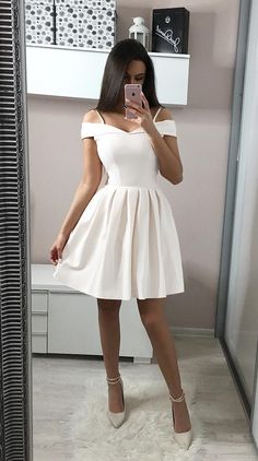 Gaun Koktail, Gaun Fashion, Gareth Pugh, Dress Autumn, Cute Prom Dresses, Short Homecoming Dress, Short Prom Dress, فستان سهرة, Autumn Outfits