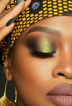 Face Charts, Makeup For Black Skin, Make Up Tutorials, Dope Makeup, Green Eyeshadow, Glamour Makeup