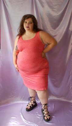 Looks 2000s, Coral Tank, Sporty Spice, Summer Camping, Plus Size Beauty, Plus Size Kleidung, Pink Tank, Shelf Bra, Paisley Pattern