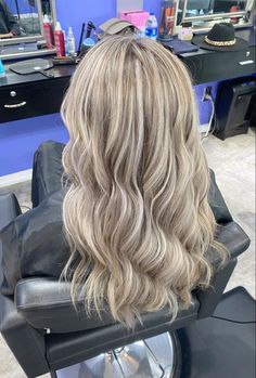 Light Brown With Blonde Highlights Straight Hair, Blonde Highlight And Low Light, Blonde Hair With Light Brown Highlights, Bright Blonde Hair With Lowlights, Low Lights On Blonde, Highlights With Lowlights, Hair Ideas For Curly, Prism Hair, Blonde Highlights With Lowlights