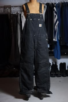 Carhartt Vintage Duck Canvas Double Knee Overalls  SIZE 38x30 Length：137cm Waist：53cm Thigh：39cm Leg opening：28cm Welcome to our online store https://bansecondhandgoods.com/ Worldwide Shipping The official website provides credit card services,  please contact us via private message if necessary. Find us IG :  ban_secondhand_goods Thank you for checking us out :) Carhartt Overalls Outfit, Mechanic Outfit, Hephaestus Cabin, Carhartt Overall, Athletic Summer Outfits, Black Women Streetwear, Women Streetwear Summer, Summer Outfits Athletic, Tmnt Au