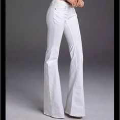 Nwot Citizens Of Humanity Hutton Mid Rise Wide Leg White Stretch Denim Jeans 30 Crisp, Soft, Stretchy, Comfortable! Long And Lean With Whiskered Eyelash Frayed Legs Great With Sneakers, Sandals Or Heels. Trendy White Mid-rise Flare Jeans, White Cotton Flare Jeans For Fall, White Mid-rise Cotton Flare Jeans, White Mid-rise Flare Jeans In Cotton, White Denim Jeans For Fall, Trendy White Stretch Flare Jeans, White Flare Fitted Jeans, Chic White Flare Jeans For Fall, Non-stretch White Mid-rise Jeans