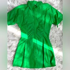 Button Down Dress Sz M Bright Kelly Green New Without Tags Green Button-up Casual Midi Dress, Casual Green Button-up Midi Dress, Fitted Button-up Shirt Dress For Day Out, Green Cotton Shirt Dress For Day Out, Casual Green Shirt Dress With Buttons, Fitted Green Shirt Dress With Button Closure, Green Collared Mini Dress With Button Closure, Green Collared Midi Dress With Button Closure, Green Button-up Shirt Dress For Party