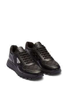 Prada logo-jacquard Leather Sneakers - Farfetch Prada Sneakers Outfit, Prada Sneakers, Prada Logo, Round Logo, Running Fashion, Shoe Design, Triangle Logo, Sneakers Outfit, Sneakers Black