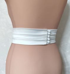 Fitted bridal belt Fabric Belt Diy, Bridal Belt Diy, Belt For Wedding Dress, Clothes Sewing Projects, Costumes 2024, Sewing Terms, Lace Belt, Satin Belt, Sewing Projects Clothes