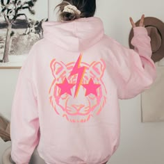 Preppy Hoodie Preppy Sweatshirt Lightning Bolt Hoodie Preppy - Etsy Preppy Hoodie, Vsco Hoodie, Adrette Outfits, Preppy Sweatshirts, Tiger Hoodie, Preppy Pink, Aesthetic Hoodie, Preppy Clothes, Preppy Girl