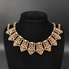 "Antique Filigree Brass Ornate Bob Necklace With unique & locking Clasp In excellent condition A high quality Antique Necklace 18\" long" Elegant Antique Gold Necklace For Formal Occasions, Elegant Antique Gold Metal Necklace, Elegant Formal Necklace In Antique Gold, Antique Gold Filigree Necklace For Formal Occasions, Elegant Metal Necklace With Filigree, Elegant Metal Necklace With Filigree Details, Elegant Bronze Necklaces With Intricate Design, Elegant Bronze Necklace With Intricate Design, Elegant Antique Gold Necklaces For Party