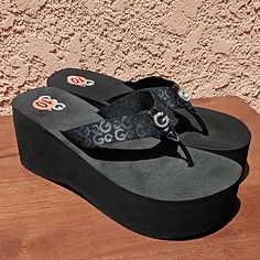 Black Taylir Wedges Platform Flip Flops Sandals Brand: Gbg Los Angeles Size: 10 M Color: Black Style: Taylir Wedged/Platforms Rhinestones In The G Logo 3" Inches High Back Wedge 2" Inches Front Wedge Textile/Man Made Upper New Without Tags And Box Please See All Pictures For Details Black Platform Flip Flops For Beach, Black Platform Flip Flops For The Beach, Goodwill Bins, Black Wedge Flip Flops, Fem Outfits, White Wedge Heels, Grey Wedges, Thrift Inspo, Platform Shoes Heels