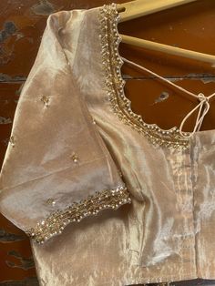 Golden Blouse For Saree, Tissue Lehenga Designs Latest, Golden Designer Blouse, Simple Golden Blouse Designs, Golden Blouse Work Designs, Butti Work Embroidery Blouse, Golden Tissue Lehenga, Gold Silk Saree Blouse Designs, Gold Tissue Blouse Designs