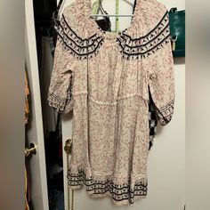 Never Worn. Cinched Tie For A Fitted Look At The Waist. Super Pretty And Detailed Mini Dress. Not From A Smoke Free Home. Dress Xl, Floral Mini Dress, Free People Dresses, Xl Dress, Look At, Free People, Mini Dress, Womens Dresses, Cream