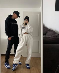 Looks Hip Hop, Instagram Couples, Couple Shoes, Jordan Outfits, Couple Matching