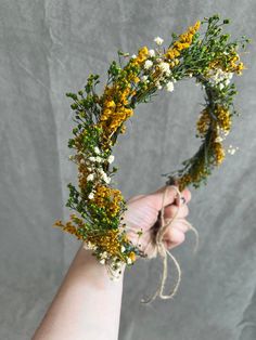 Natural flower wreath. Perfect for weddings or other celebrations. The flower wreath is made of preserved and dried flowers, grass, leaves and other trinkets used for arranging :) You can choose: 1. Half wreath (size approx. 38cm) 2. Full wreath (size approx. 48cm) When stored in dry and dark place, our products last 10-15 years. We can also make you other matching accessories. Please message me for more information. :) ---------------------------------------------------------------- SHIPPING IN Rustic Wedding Bride, Flower Hair Crown, Wildflower Crown, Baby Breath Flower Crown, Half Wreath, Flower Garland Hair, Flower Head Wreaths, Flower Wreath Hair, Bridal Hair Wreath