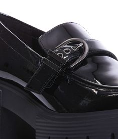 Stuart Weitzman black Maverick loafers, patent leather, slip on, round toe, logoComposition: 100% Patent Leather/ Rubber Sole Versace Belt, Gorgeous Bags, Sneaker Wedge, Jeans Jumpsuit, Yoga Wear, Beautiful Shoes, Flat Shoes, Manolo Blahnik, Luxury Shoes