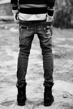 Skinny jeans+boots Grunge Jeans, Masculine Fashion, Laugh Lines, Jeans Boots, Tank Top Outfits, Mens Fashion Inspiration