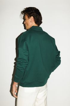 A collared long-sleeve sweatshirt constructed in a mid-weight French Terry cotton for a sporty, collegiate feel. Ultra-relaxed with dropped shoulders and room in the body. Pair with the Dume ultra-pleated trouser to pair down tailored looks for the ultimate casual cool. Green Polo, Collared Sweatshirt, Long Sleeve Sweatshirts, Oversized Fits, French Terry, Color Matching, New Product, Ribbed Knit, Cotton Blend