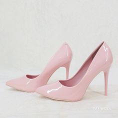 Pink Patent 4" High Heel Pumps Pointy Toe With A Cushioned Foot-Bed Matching Colored Sole To Finish Brand New And Runs True To Size Baby Pink Pumps, Miu Miu Pink Heels, Elegant Pink Heels, Classy Elegant Shoes, Dream Pairs Shoes, Pale Pink Shoes, Light Pink Heels Prom, Sparkly Pink Heels, Light Pink Pumps