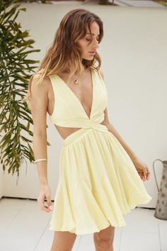 Brighten up your look with our Listen In Mini Dress in Yellow, a playful and vibrant ensemble perfect for adding a pop of color to your summer wardrobe, whether you're hitting the beach or dancing at outdoor festivals.  Mini dress, true to size  V neckline  Elasticated shoulder straps  Elasticated back band  Cut out from waist to back Backless  Semi-elasticated waistband  Invisible back zip  68% Rayon 32% Polyester  Non-stretch material  Please refer to the care label on garment for specific instructions on how to care for it Model wears XS Length from shoulder to hem: 85cm on an S Chest 37cm, Waist 33cm, size S White Dress Flowy, Spring Break Dress, Brunch Dress, Off Shoulder Dresses, White Long Sleeve Dress, Skirt And Top Set, Travel Outfits, Dress Yellow, Date Night Dresses