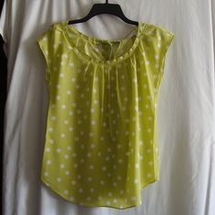 Light & Airy. Perfect For Warmer Weather! Cap Sleeve Blouse, Scoop Neck With A Back Tie Closure Tuck Pleat Detail Along Neckline 100% Polyester - Machine Wash Measurements(Approx): Shoulder: 12.5" Sleeve: N/A Bust: 18.5" Length: 19" Cute Polka Dot Top For Spring, Cute Spring Polka Dot Tops, Cap Sleeve Blouse, Green Cap, Cap Sleeves Blouse, Pleated Blouse, Spring Green, Lc Lauren Conrad, Lauren Conrad