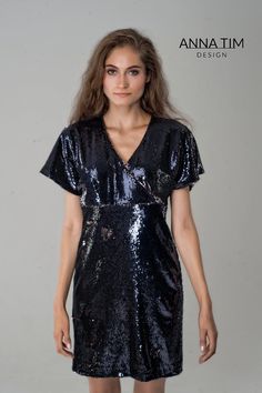 Коктейльное платье платье выпускного вечера черное | Etsy Black Fitted V-neck Sequin Dress, Black V-neck Sequin Dress For Cocktail, Fitted V-neck Dress For Evening Parties, Fitted Black V-neck Cocktail Dress, Dressy Knee-length V-neck Dress For Party, Fitted V-neck Evening Dress For Party Season, Black V-neck Sequin Evening Dress, Black V-neck Sequin Dress For Evening, Black V-neck Sequin Holiday Dress