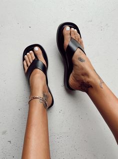 Platform sandals Princess Polly Lower Impact 100% Water-based PU Platform base Thong style upper Padded footbed Man made upper France Outfits Summer, Euro Outfits, Venus In Capricorn, France Outfits, Cute Tats, Hawaii Outfits, Spring Summer 23, Club Shoes, Summer Shoe