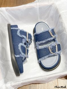 Olivia Mark - Stylish and Comfortable Platform Sandals for Casual Outdoor Wear Denim Slippers, Trendy Slippers, Casual Shoes Women Sneakers, Fancy Sandals, Fluffy Shoes, Pretty Sandals, Trendy Shoes Sneakers, Shoes Outfit Fashion, Comfortable Jeans