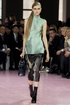 Christian Dior Catwalk Hair, Vogue Spring, Latest Summer Fashion, Celebrity Trends, Summer Fashion Trends, Raf Simons, Vogue Fashion