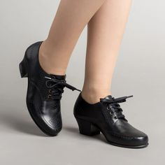 Cottage Core Dark Academia, Dancing Vintage, Cottage Core Dark, 1930s Shoes, American Duchess, Sensible Shoes, Military Dresses, Swing Dancing, Brown Oxfords