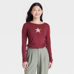 Add this Women's Star Long Sleeve Graphic T-Shirt in Brown to your daily wear collection. It is crafted from lightweight fabric for a comfortable and breathable feel. Whether you're hitting the streets or chilling with friends, it is easy to wear throughout the day. This t-shirt can be easily cared for with a simple machine wash and tumble dry. Layered T Shirt, Boyfriend T Shirt, Baby Tshirts, Daily Wear, Sleeve Styles, Women Long Sleeve, Black Shirt, Fitness Fashion, Shopping Outfit