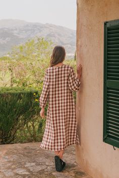 This stunning piece AMALIA dress is designed to be the perfect choice for any occasion - whether you're attending a wedding as a guest or soaking up the sun at the beach. The linen fabric and flattering fit ensure comfort and confidence all day long.• ABOUTThis listing is for 1 AMALIA dressThis dress features a flattering oval neck, and sleeves with gathered cuffs and inseam pockets.Medium-weight linen (approx. 190 gsm)Made from 100% certified European linen (OEKO TEX certified)Stone washed for Summer Linen Long Sleeve Dress For Garden Party, Linen Midi Maxi Dress For Garden Party, Linen Maxi Dress For Garden Party, Bohemian Linen Midi Dress For Garden Party, Bohemian Linen Midi Dress For Daywear, Maxi Linen Dress For Day Out, Garden Party Linen Midi Dress, Maxi Linen Dress For Brunch, Maxi Length Linen Dress For Brunch