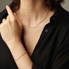 This elegant and versatile Paper Clip Chain Bracelet is perfect for any occasion. Its minimalist design and dainty size make it a perfect layering piece or stand-alone statement. Crafted with Silver and 14K Gold Filled material, this bracelet is not only beautiful but also durable. Give it as a thoughtful Birthday, Christmas, or Anniversary gift for your loved one! Please note that we also offer matching Paper Clip Necklace in our shop! Paper Clip Necklace, Personalised Jewellery Necklaces, Number Jewelry, Shiny Jewelry, Customer Gifts, Zodiac Jewelry, Waterproof Jewelry, Name Jewelry, Initial Jewelry