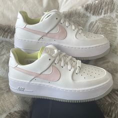 New Never Used Womens Size 5.5 True To Size Pink And White Nike Sneakers Cute Shoes For School, White Nike Sneakers, Nike Shoes Womens, Nike Shoes Women Fashion, Shoes For School, Preppy Shoes, Pretty Shoes Sneakers, All Nike Shoes, Nike Air Shoes