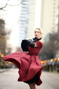 50s Dinner Party, 50s Dinner, Windy Skirt, Dramatic Clothes, The Pretty Dress Company, 1940s Woman, Holiday Lookbook, Tartan Dress