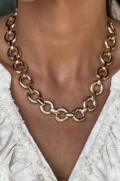 . Vintage Necklace With Adjustable Chain, Metal Clavicle Chain Necklace As Fashion Accessory, Costume Jewelry Style Long Chain Necklace, Formal Costume Jewelry Chain Necklace, Long Necklace With Adjustable Chain, Fashion Choker Necklace With Chain, Chunky Chain Round Jewelry For Party, Elegant Link Jewelry, Costume Jewelry Necklace With Adjustable Chain