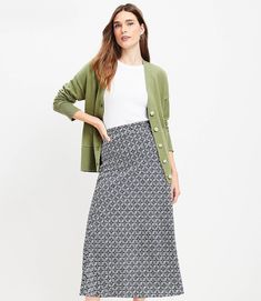 Versatile Flowy Lined Maxi Skirt, Versatile Midi Maxi Skirt For Spring, Versatile Midi Skirt For Spring, Casual Maxi Skirt With Relaxed Fit For Daywear, Versatile Flowy Maxi Skirt, Versatile Gathered Maxi Skirt For Spring, Casual Full Maxi Skirt With Elastic Waistband, Casual Full Maxi Skirt For Daywear, Flowy Rayon Flared Skirt