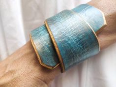 Bracelet Luxury, Leather Bracelets Women, Handmade Leather Bracelets, Stamped Bracelet, Luxury Bracelet, Beautiful Belts, Turquoise Leather, Wide Bracelet, Bracelet Leather