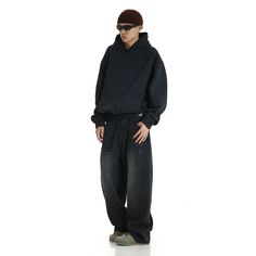 Model is 5ft 9''(176cm) tall, 145 lbs(66kg) weight and wearing a size L168cm 59kg wearing a size M - BLACK ASH- DENIM- Straight fit- Loose Winter Streetwear Full Length Jeans, Winter Full-length Jeans For Streetwear, Winter Full Length Jeans For Streetwear, Relaxed Fit Winter Jeans, Black Straight Leg Jeans For Streetwear, Oversized Five-pocket Pants For Streetwear, Oversized Five Pockets Pants For Streetwear, Baggy Washed Black Pants For Winter, Washed Black Baggy Winter Pants