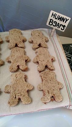 there are many cookies on the table ready to be eaten