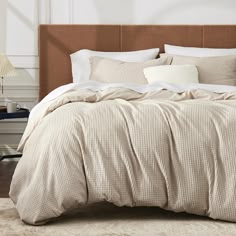 PRICES MAY VARY. Classic Home Decor: This Bedsure cotton duvet cover set has been crowned ELLE EDITOR'S CHOICE 2024 for Best on Amazon luxury duvet cover. This award-winning duvet cover set features a timeless waffle texture in classic solid colors, which adds a relaxed yet elevated look to your year-round bedding. Soft and Puffy Comfort: Made of 100% natural cotton, this textured duvet cover set is ultra soft and breathable. The cotton waffle woven texture on the surface creates a touch of plus Duvet Covers Cozy, Rustic Duvet Covers, Beige Duvet Cover Color Schemes, Taupe Duvet Cover, Waffle Knit Comforter, Trending Bedding Sets, Amazon Bedding Master Bedrooms, Cream Duvet Bedding Ideas, Pet Friendly Bedding