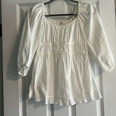 Adorable! Brand New! From Rose & Remington White Short Sleeve Peasant Top For Brunch, Off White Blouse, Cream Blouse, Umgee Tops, White Blouse, A Line, Top Blouse, Color White, Blouses