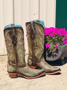 Western Turquoise Boots With Patina, Turquoise Western Boots With Patina, Western Turquoise Boots For Rodeo, Turquoise Western Boots For Ranch, Western Turquoise Boots For Fall, Fitted Turquoise Boots For Ranch, Turquoise Western Boots With Snip Toe, Green Snip Toe Ranch Boots, Green Western Boots For Rodeo