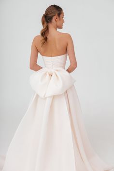 Organza Huge Bow With Train “Audrey” - Olivia Bottega Olivia Bottega, Organza Wedding Dress, Bow Wedding Dress, Organza Wedding, Dream Wedding Ideas Dresses, Light Ivory, Wildest Dreams, Wedding Bows, Pure Joy