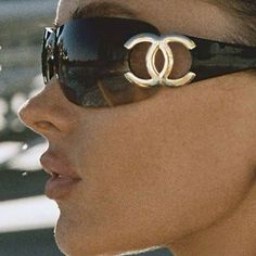 Lowballers Will Be Blocked Chanel Shield Sunglasses Some Minor Scratches Not Noticeable Silver Hardware Large Cc Emblems Authentic Golden Brunette, Donnie Brasco, Serena And Blair, Brunette Aesthetic, Look Winter, Super Rich Kids, Gold Girl, Serena Van Der Woodsen, Mob Wife