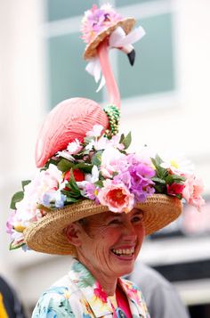 Flamingo hat- You see it all beautiful hat's crazy hat's everyone needs to go to the Derby at least once!! Many events that lead into Ky. Derby! Making Snowman, Halloween Costumes Kids Homemade, Last Minute Kostüm, Do It Yourself Decoration, Halloween Nails Diy, Nail Art Halloween, Kids Homemade