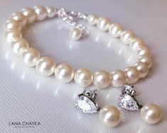 Luxury Classic Pearl Bracelet For Wedding, White Round Pearl Bracelet For Wedding, Classic Pearl White Jewelry Sets, Luxury Pearl White Bracelets For Weddings, Luxury Pearl White Pearl Bracelet For Wedding, Wedding Pearl Bracelet, Wedding Pearl Jewelry, Bridal Jewelry Pearl Sets, Pearl Bracelet Wedding