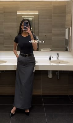 Cool Girl Work Outfits Summer, Chic Office Attire Women, How To Be Dressed Well, Fashionable Corporate Attire, Outfit Ideas Corporate, Modern Business Casual Women Skirts, Fall Sheek Outfits, Gen Z Modest Outfits, Office Outfits Women All Black