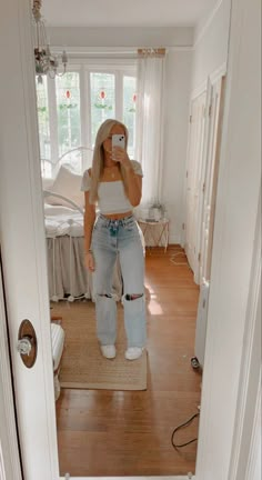 Cute Outfits Laid Out, Meet His Mom Outfit, Cute First Date Outfits Casual Summer, European School Outfits, Going Out College Outfits, Colorado Outfits Summer, Wide Ribcage Body Type, College Orientation Outfit, Girly Summer Outfits Casual