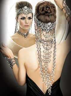 mirror mirror Mode Editorials, Beach Wedding Hair, Head Jewelry, Headdress, Hair Jewelry, Backless Dress Formal, Rihanna, Headpiece, Tiara