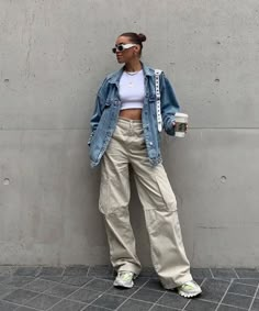 Cargo Outfit, Looks Jeans, Cargo Pants Outfit, Uni Outfits, Mode Casual, Looks Street Style, Mode Inspo